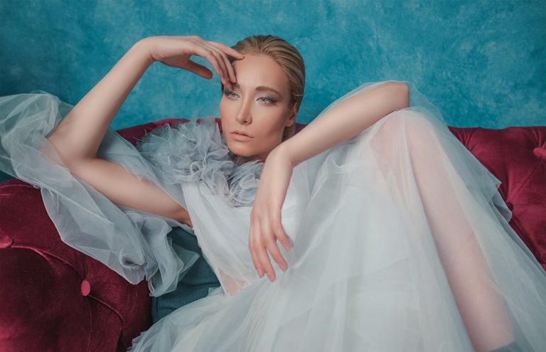 The Color of Confidence: How Fashion Can Transform Your Mood